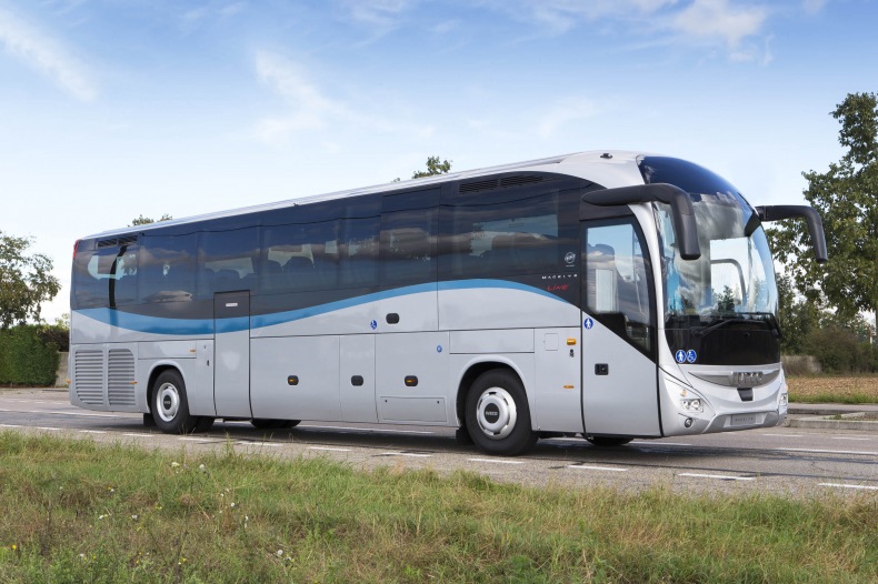 Туристический автобус цена. Iveco Magelys. Автобус Iveco Magelys.. Iveco Magelys Pro sfr210 салон. Iveco Irisbus туристический.